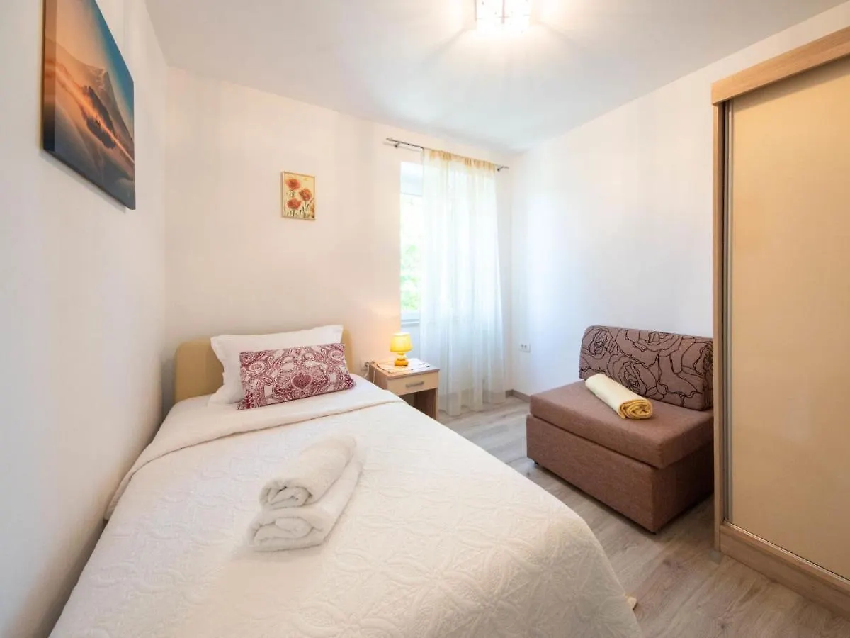 Apartment Nada By Interhome Lovran